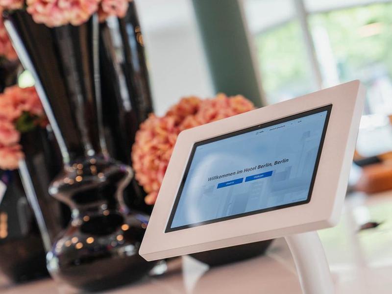 E3279A4DC6559D51F2B19596BDB95EFE