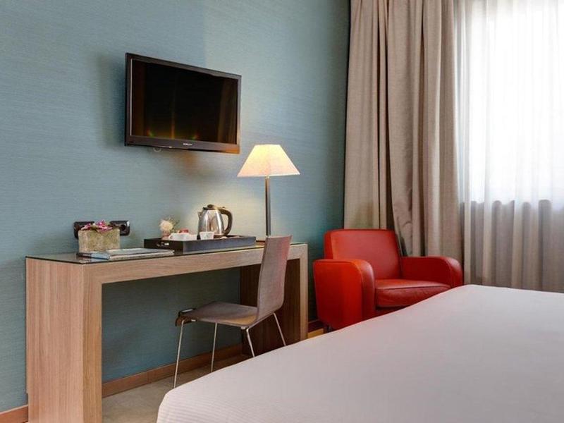 0FA9A2E271F1ABC1A37A1BF126E6BA06