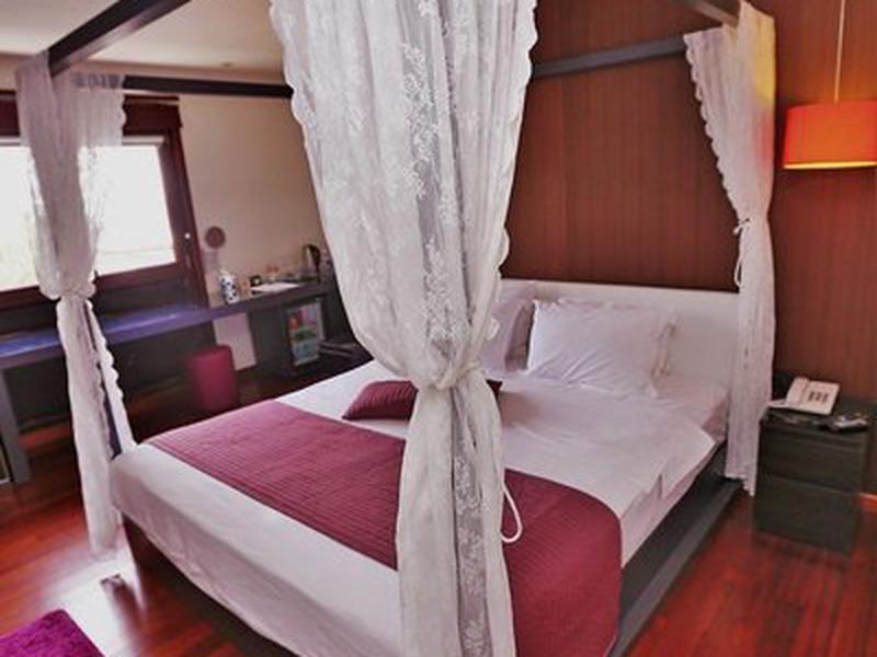 986556A10E0AC0198AE7835C35E4255E