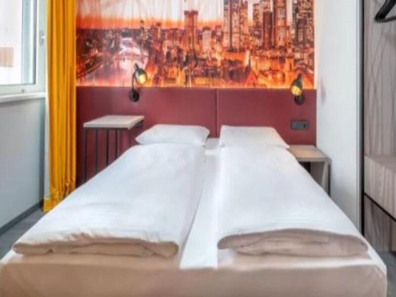 CEB0DA770FC85B42F0A7FF66A46BA6A5