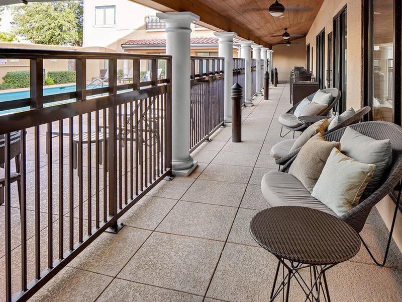 2A6E0B39F44697A32E05BCB81FF0D63A