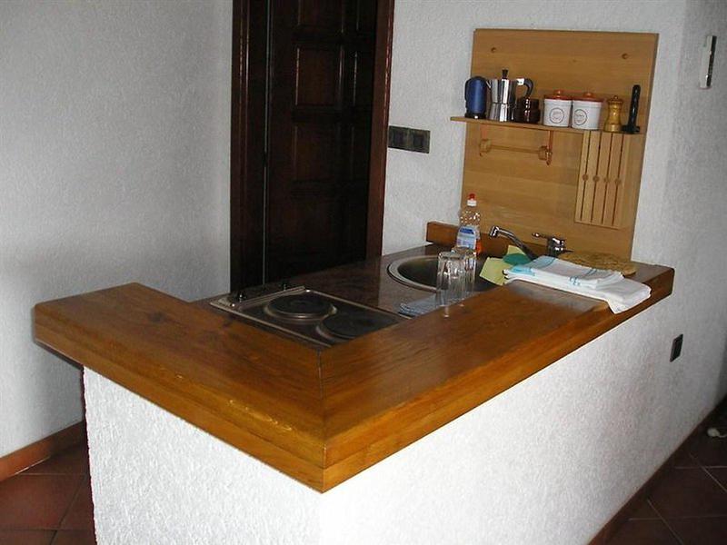 E841BF3DF46E85D686EDF6DE7EB929E1