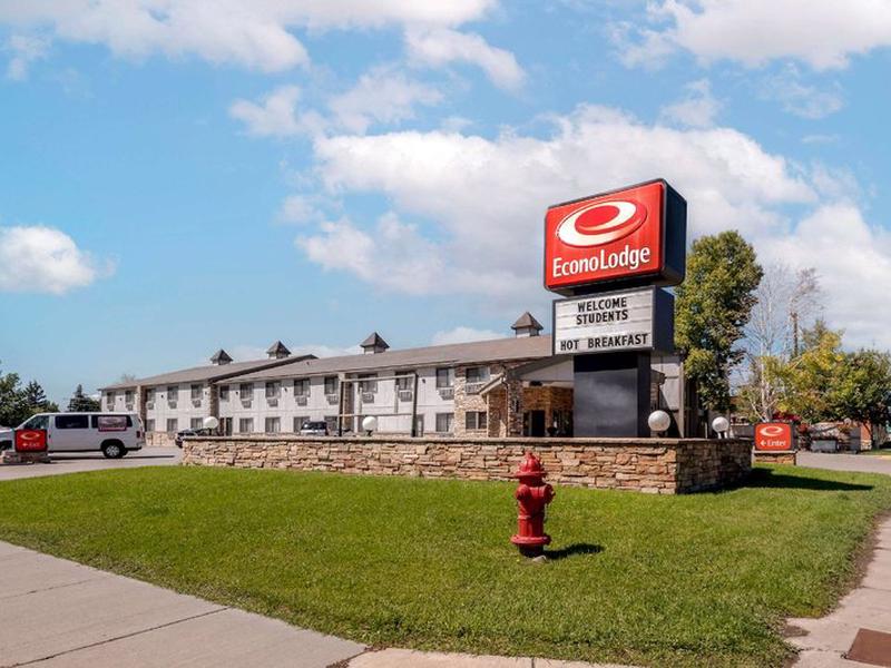 806C7F9C6F50BD30A09B8A3BB86EAACF