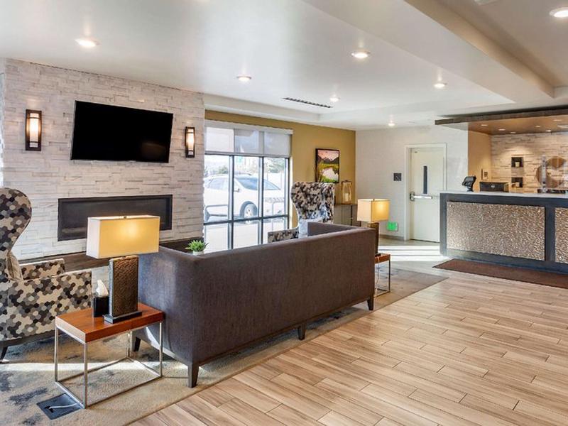 8E530DF697601868916FD19081A486F6