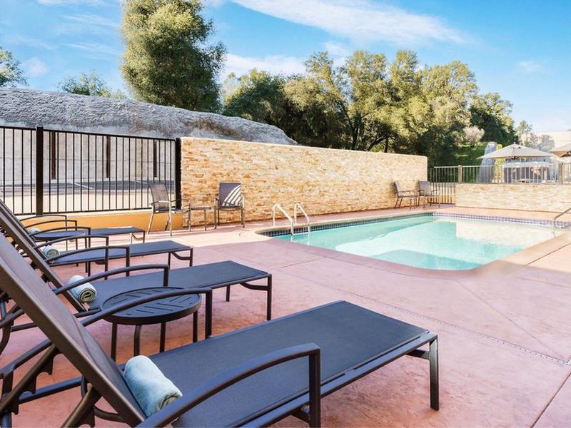 76B1AB0EF3786297D7C34521419720BB