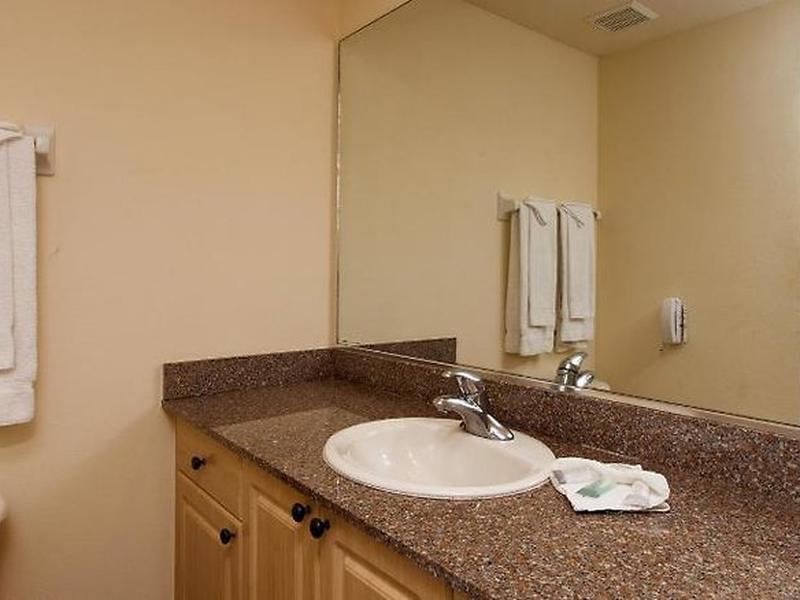 35852B65594B80B7BE61DB9B4C96A451