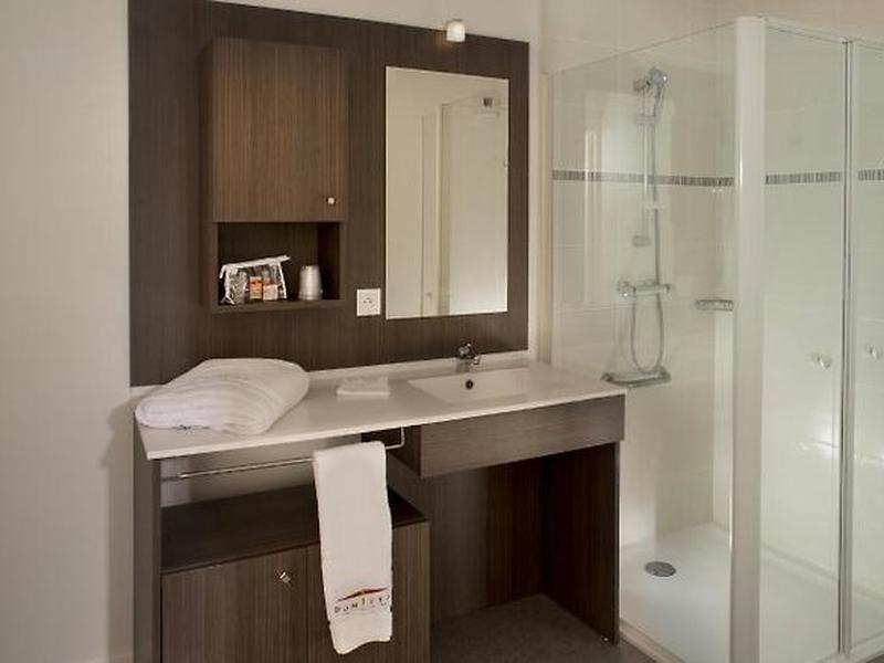 5811A9133A0B33697056C337A1B5A8AC