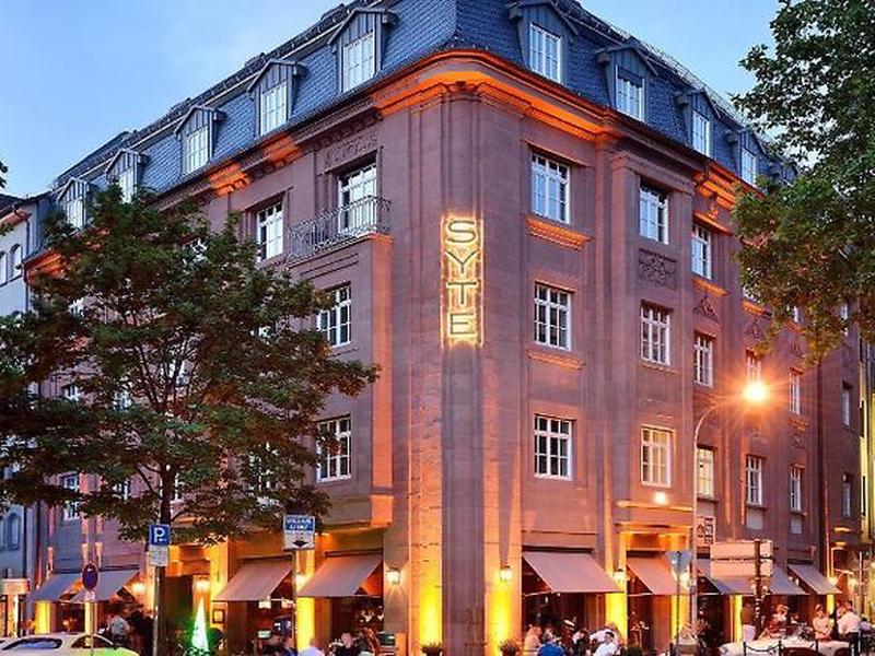 A0C3588E0E4F40E01B52529796DB3DF6