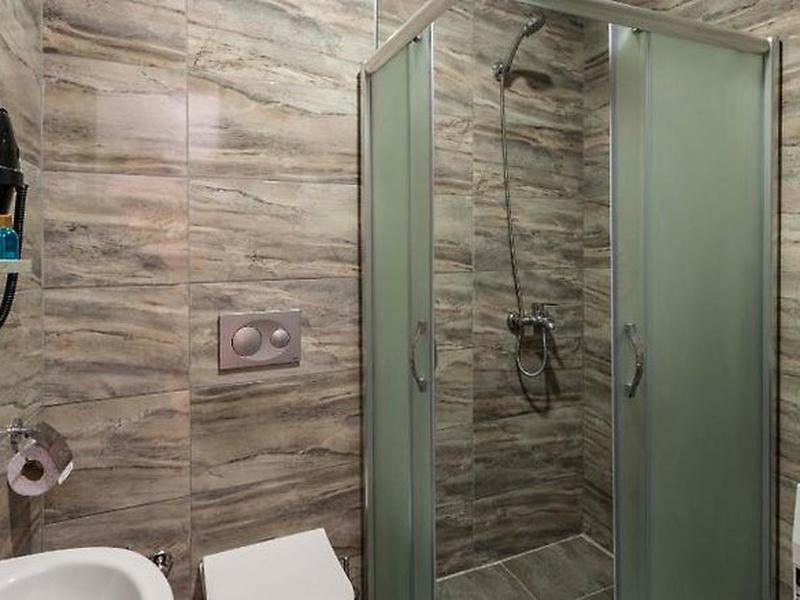 2AC0DC0DE7C895BE49C6BE42C382797A