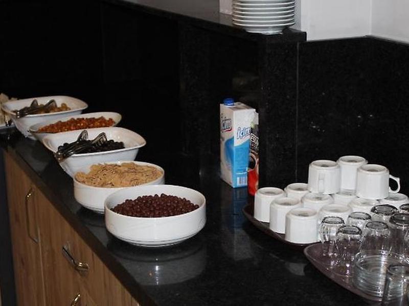 B3EE57643DEA1A6BA76481C83BCB6E9D