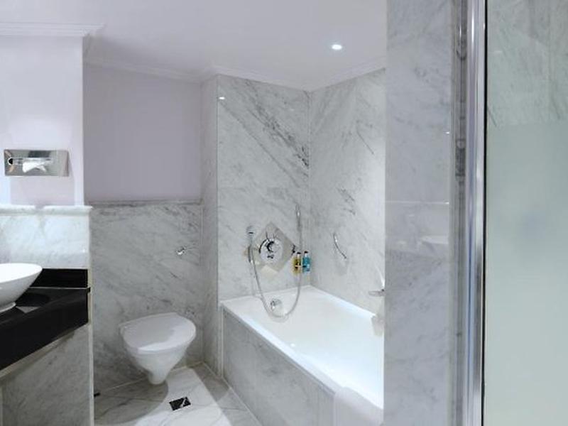 05BCC2E0B5FC2AE15378579D464AD58B