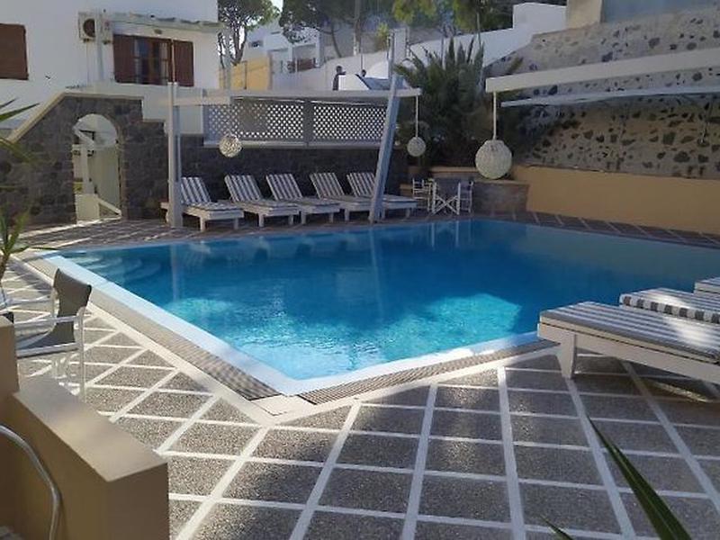 C12DB32E335F2D5A8B1AEBA47287E85F