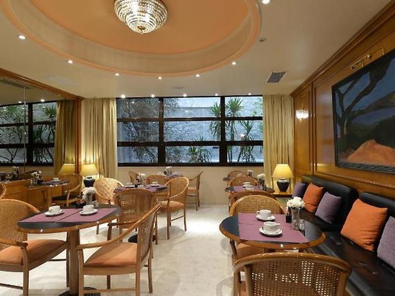 42401939B23F0B695D30F913F3C5A8D6