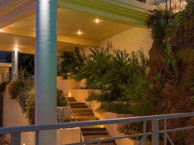 89FC244A091218A5E526F976FE19D531