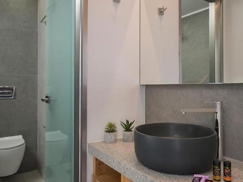 88CEFB01C687B820ADDBEC175798D18C