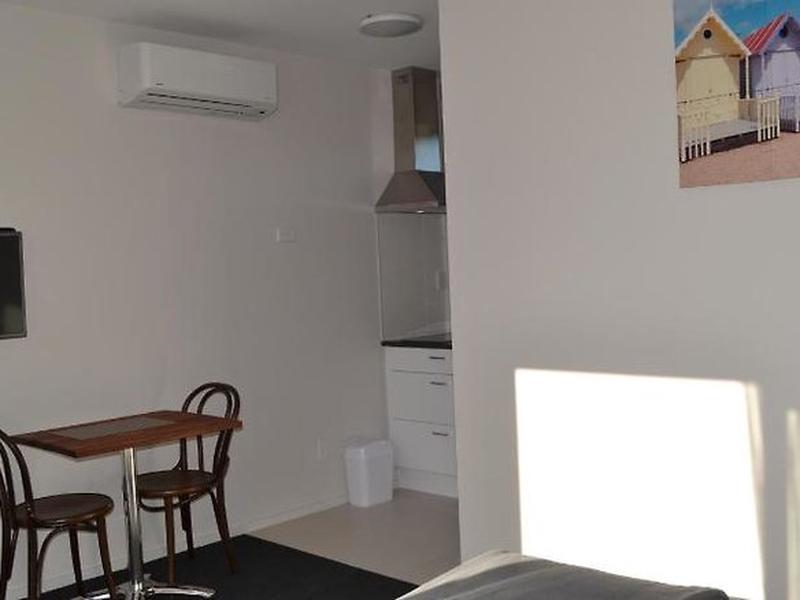 F5EB87BBC84C40A86AF4560B03E8F8D8