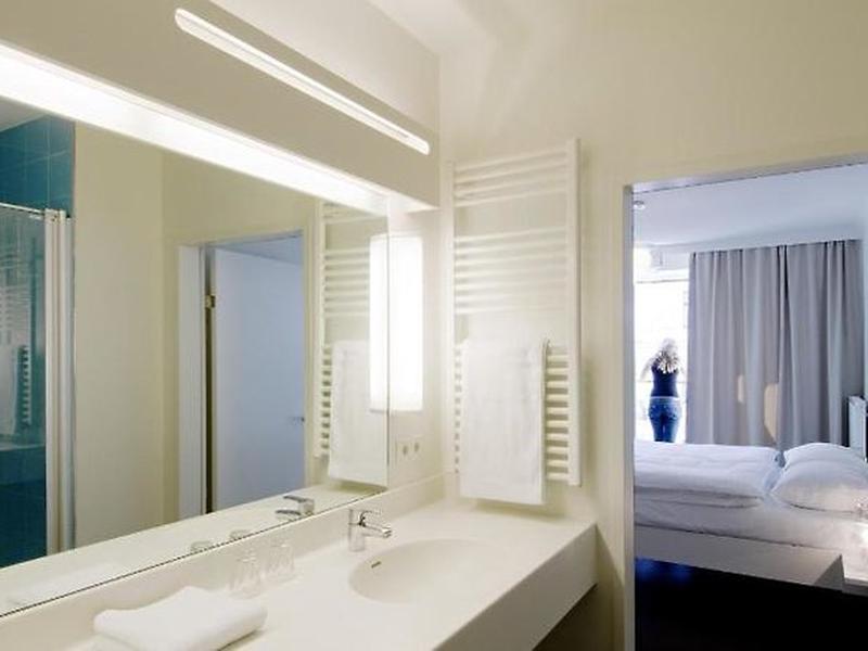 9304C39D8DBFE9C2A9F1E68DFDEE16E2