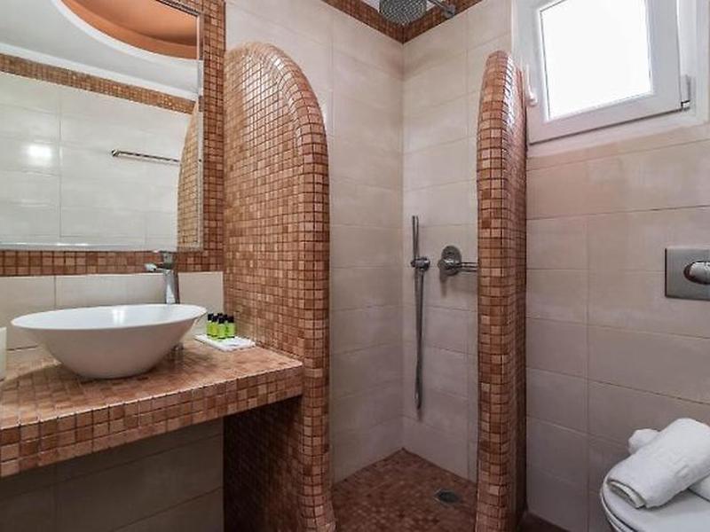 A58E561CBF99BF6810DB4320C2EA8A42