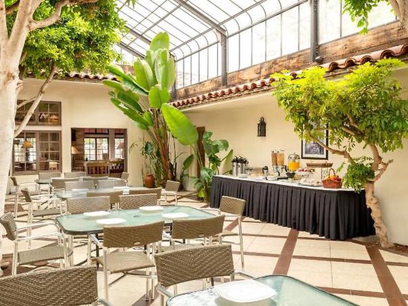 B09885B8CDF1225F223AC6C00EA251C1