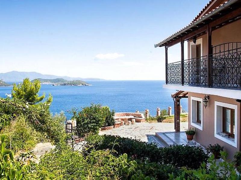 8B21CA634BA5598C89361A42D9633CCC