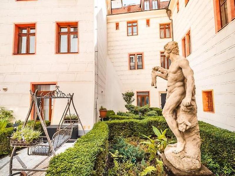 2A2ED5FD30736E8B4396EEDF035240C1