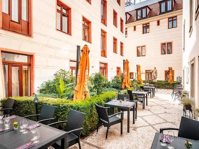 72D648ECC0194817D57CF62B34C82408