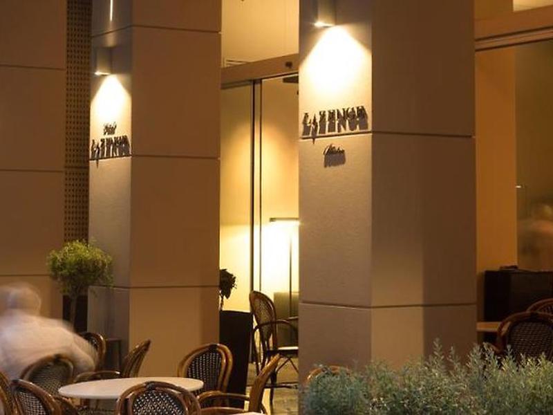 19AB10D54190AF9A7F7DA2B4658E605D