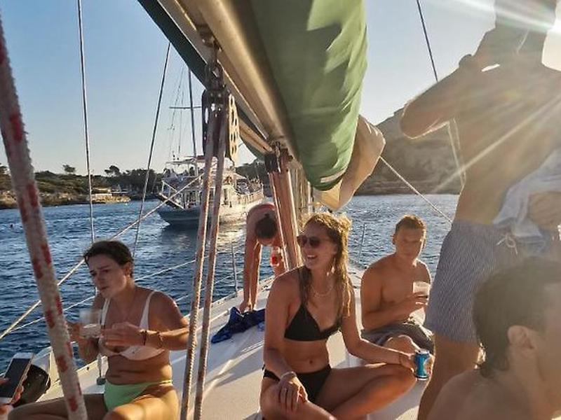 C5F77C33CAA9D707ECB70546FEA7A9AD