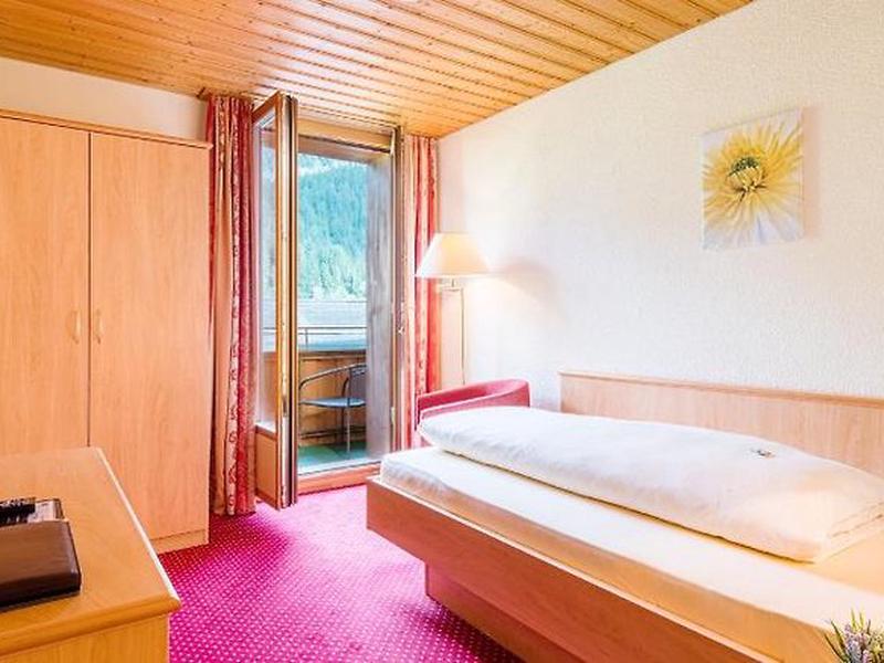 B09F9433747027299DB7D976FB72E3FB