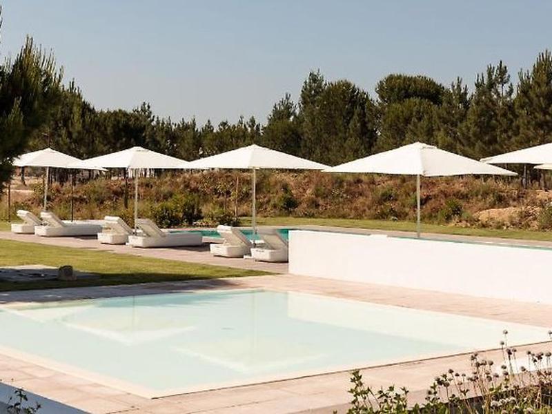 70BFF9E6A2FA79D57A13BEA6E336A92E