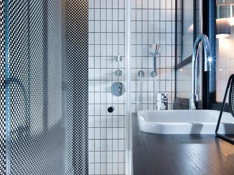 3B7F592DC4036E411408C9A76D6FFE01