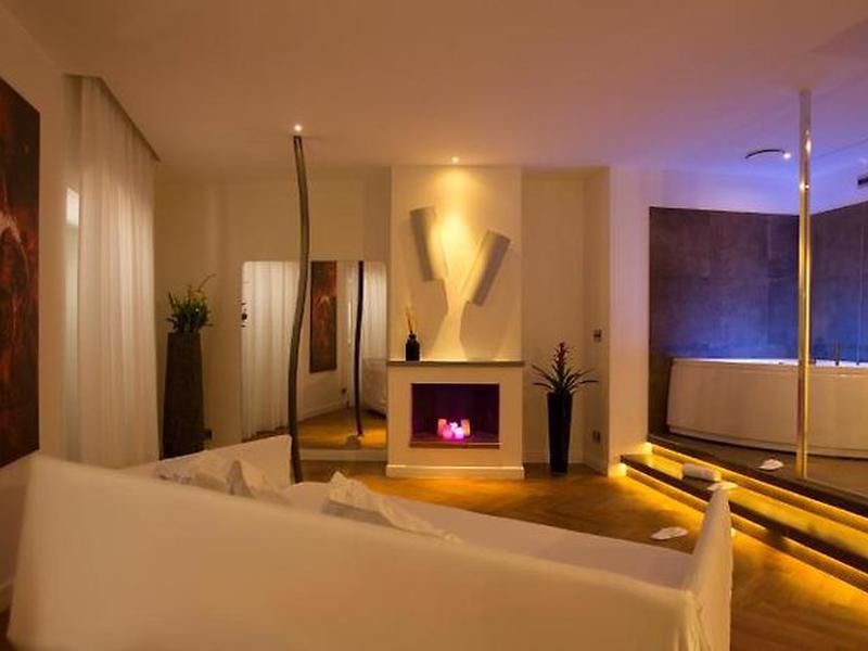 DF4361DC44C057A6D112B1F8F4EC2532