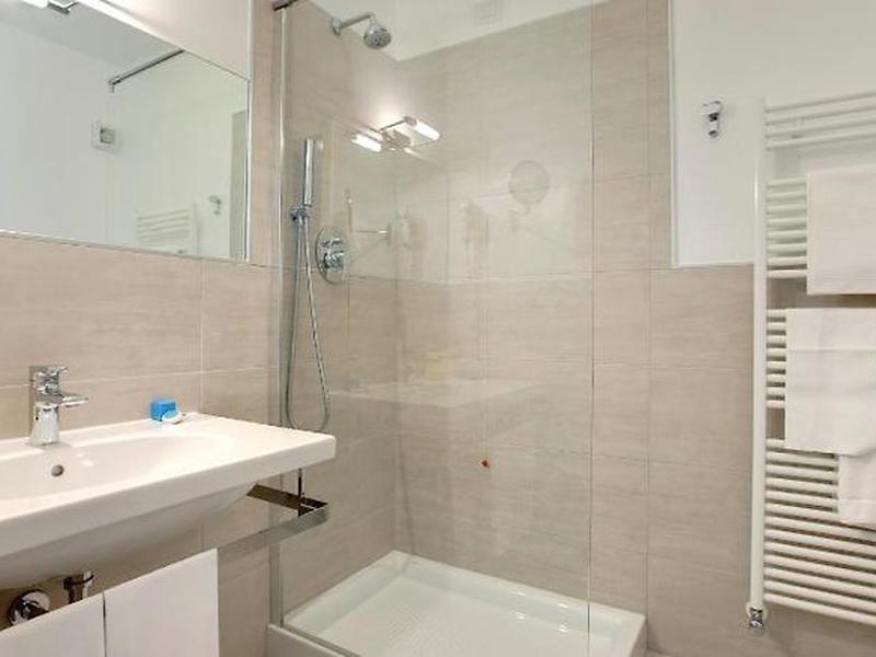 0F445822E80C64EE959F1CB36D438032