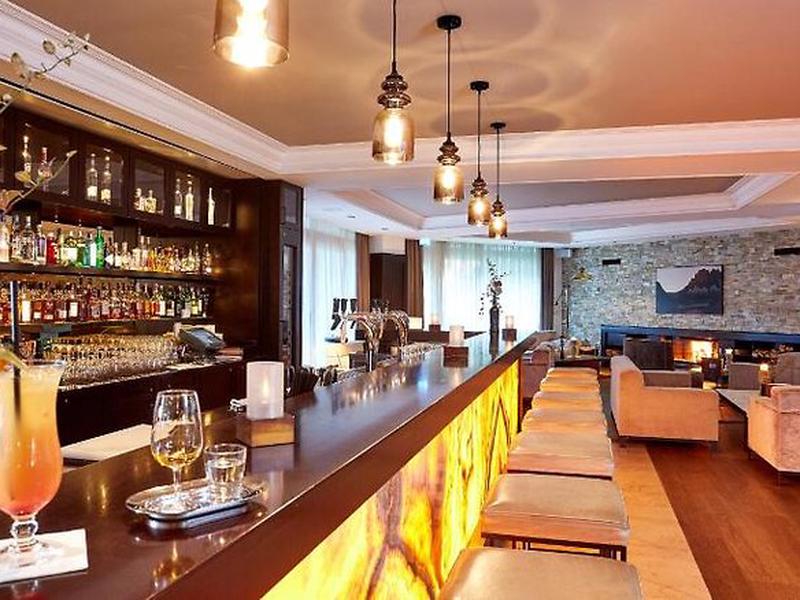 A12070F6773F0A725DC453FF185F4A73