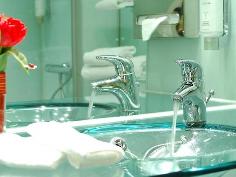 F48491F848440656DF8D9F7B3FB3D442