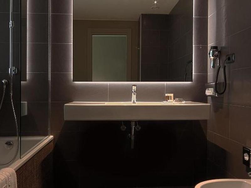 945E388424A715815D35B5E3DD721479