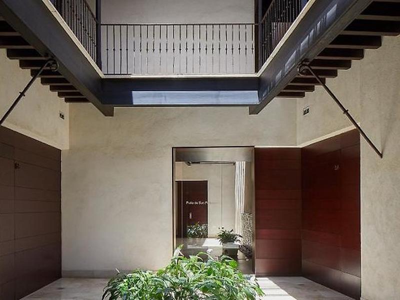 E03A38D57A7095E8AFE2FF64F4162558