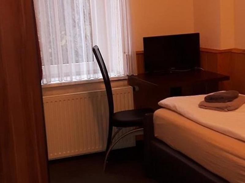 AA9B12EA179DDBB3C2B54FBE04A95EEF