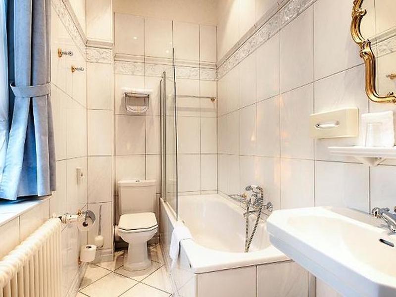 F85695D615CCE83C09B3F06C2E7D08FB