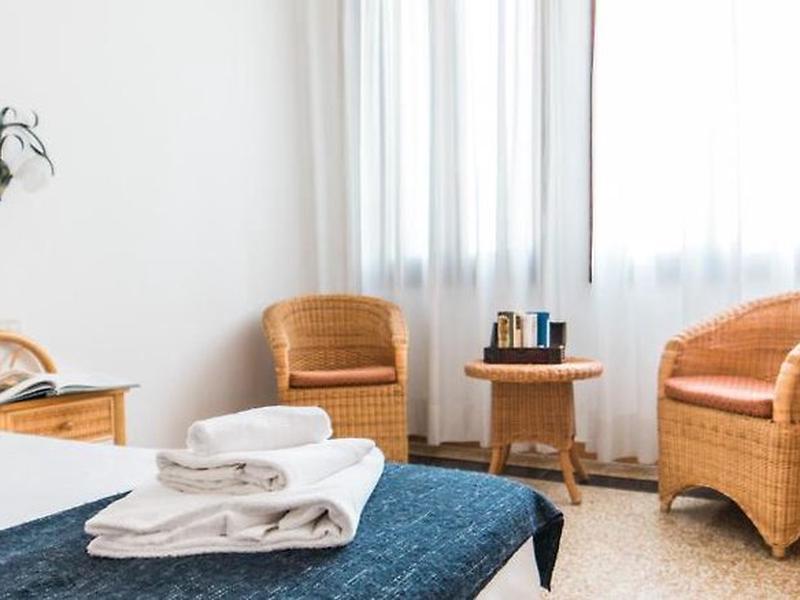 F1748C01EB16EF04EE313B98B5484ADE