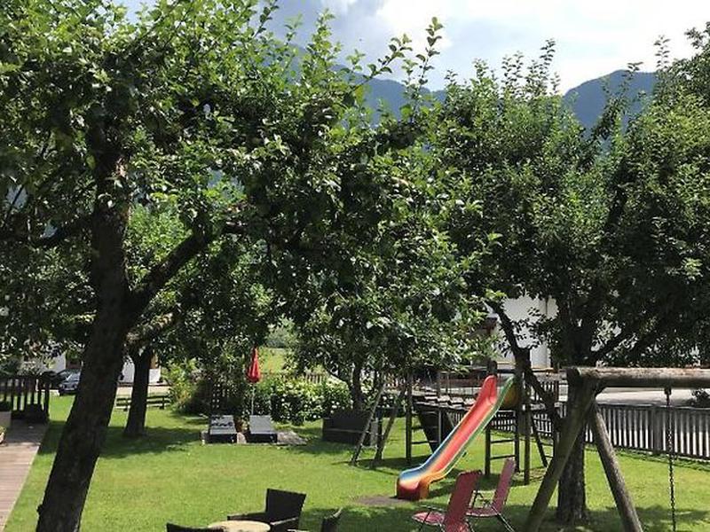 4B54CF6D4AC3F56C5E6B57A460ABCE9F