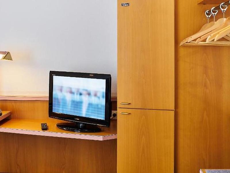 6865A051C65596C843A4856D595FA22E