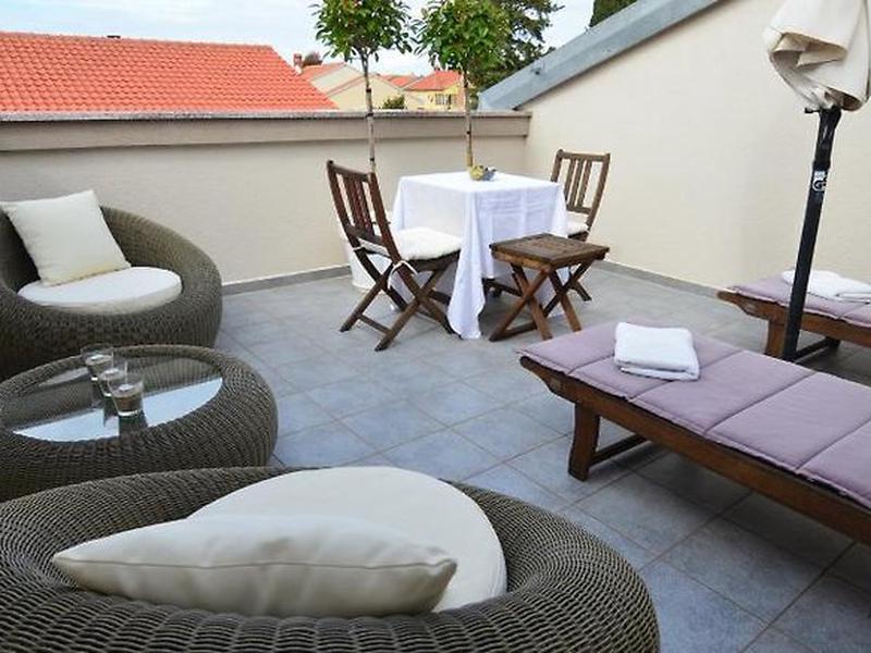 531DC18C6D7E492280D5AC385C917157