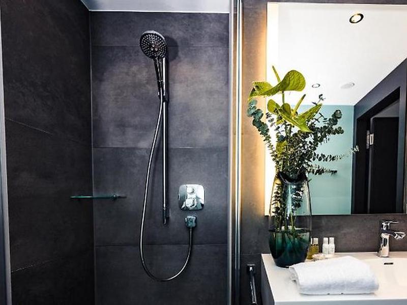 9CB92610FA39E220182EA994D27F465D