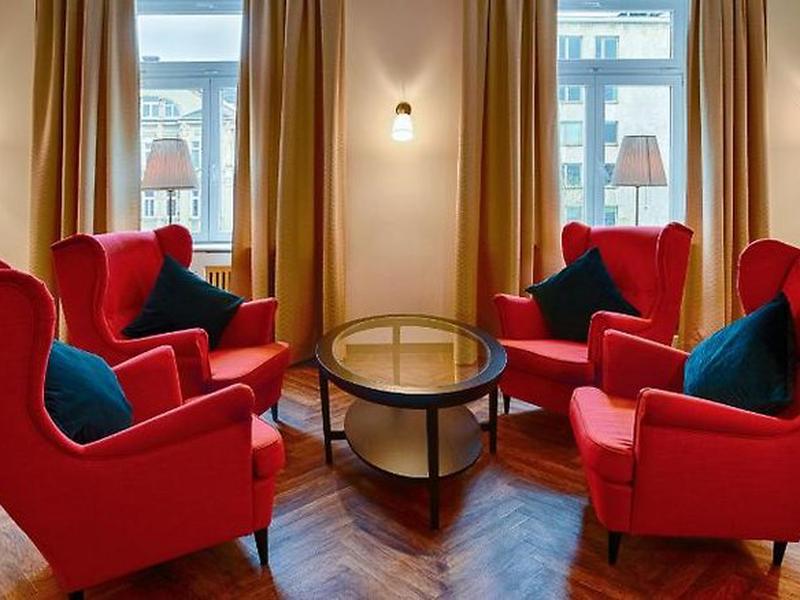 77EE46CEF28F41741FDADB001C0F17C4