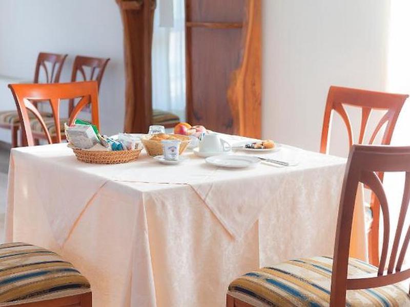 54B9DCF8579275DA81BE06E1AD9A26BA