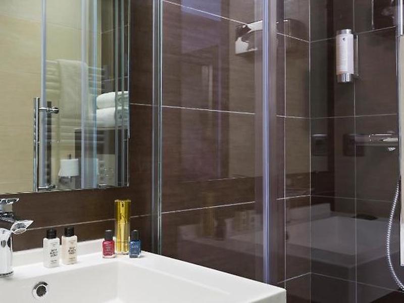 EA69254D00B9E65CBB00787619CC5027