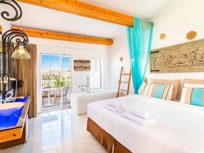 EF7AE82B2A4B965494F5AE64030A1D42