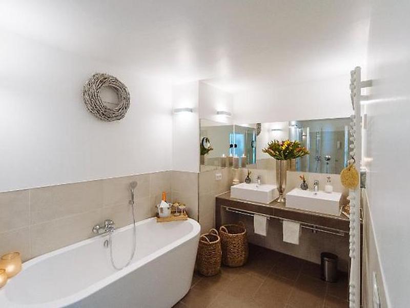 2A81FA4A4E7B72A6B68A5B30F774AB30