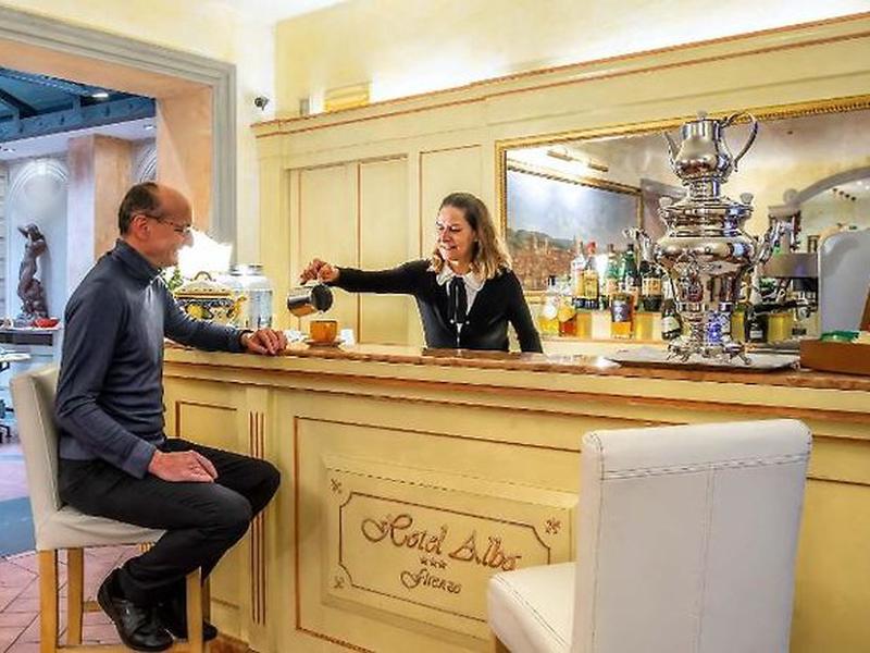 05DF36E63B4EF30D892400D6FEFBD98E